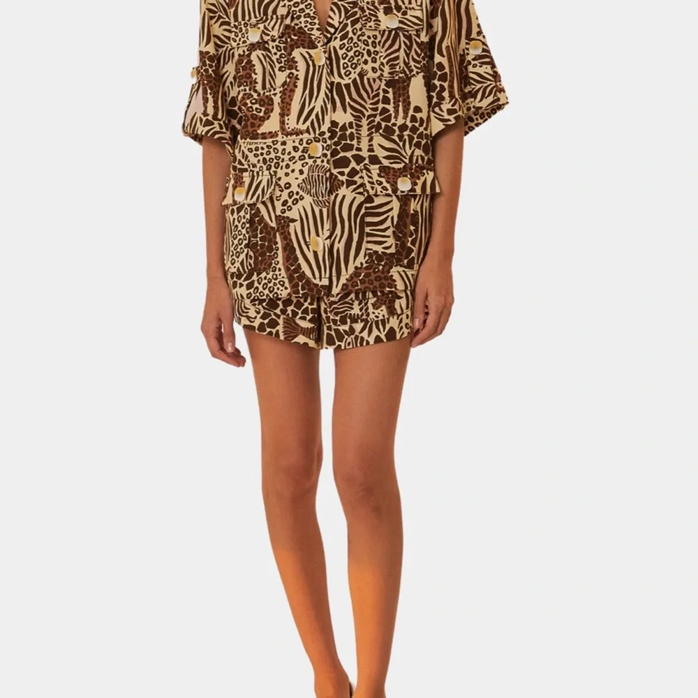 Farm Rio Sand Button up - Picture 4 of 5